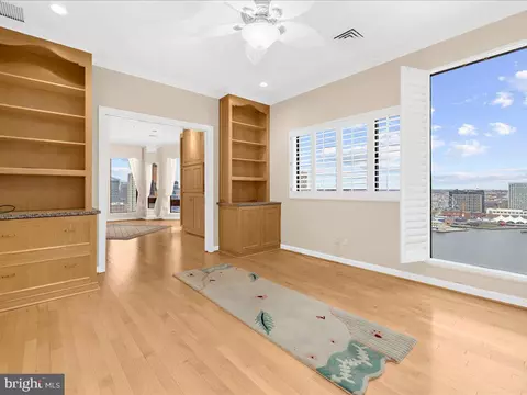 Living - 10 E Lee St #2408, Baltimore, MD 21202 photo 7 of 11