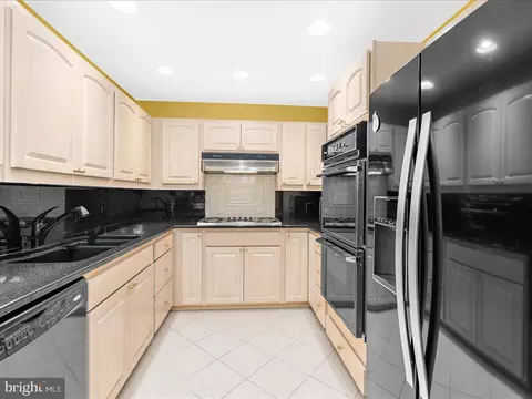 Kitchen - 10 E Lee St #2408, Baltimore, MD 21202 photo 1 of 3