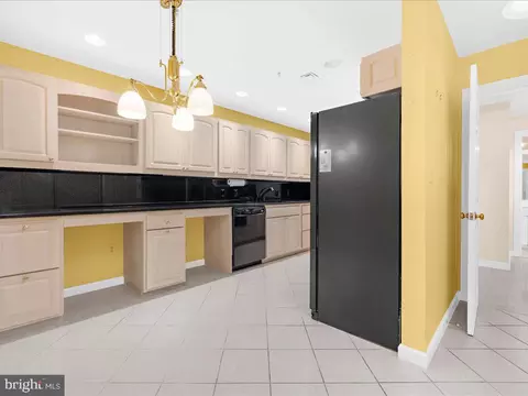 Kitchen - 10 E Lee St #2408, Baltimore, MD 21202 photo 3 of 3