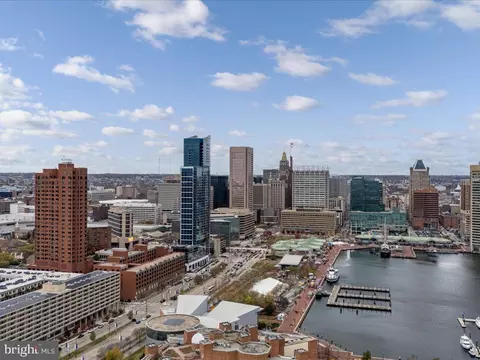 View/Area - 10 E Lee St #2408, Baltimore, MD 21202 photo 5 of 10