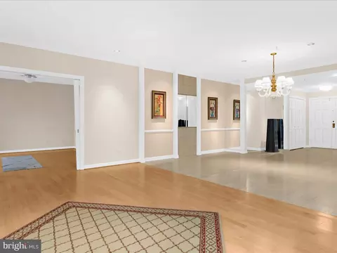 Living - 10 E Lee St #2408, Baltimore, MD 21202 photo 4 of 11