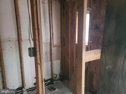 1609 Cole St, Baltimore, MD 21223 photo 3