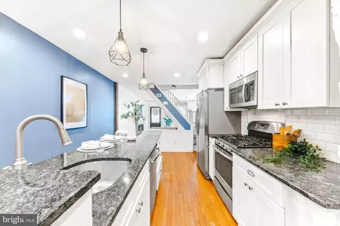 Entry Way - 15 E Barney St, Baltimore, MD 21230 photo 5 of 6
