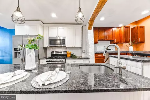 Kitchen - 15 E Barney St, Baltimore, MD 21230 photo 4 of 4