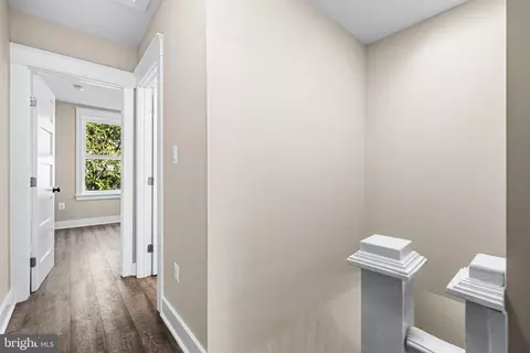 Entry Way - 804 Union Ave, Baltimore, MD 21211 photo 6 of 6