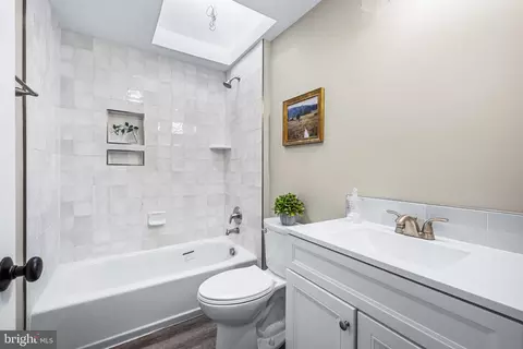 Bath - 804 Union Ave, Baltimore, MD 21211 photo 1 of 2