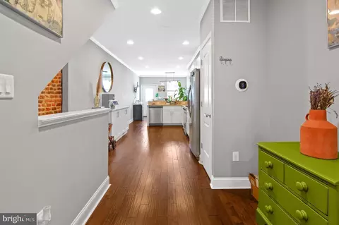 Entry Way - 3303 Odonnell St, Baltimore, MD 21224 photo 4 of 7