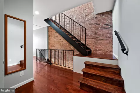 Entry Way - 1802 Barclay St, Baltimore, MD 21202 photo 4 of 6