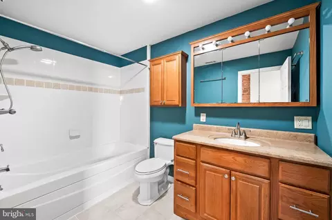 Bath - 1802 Barclay St, Baltimore, MD 21202 photo 2 of 3