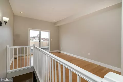 Living - 912 S Decker Ave, Baltimore, MD 21224 photo 3 of 3
