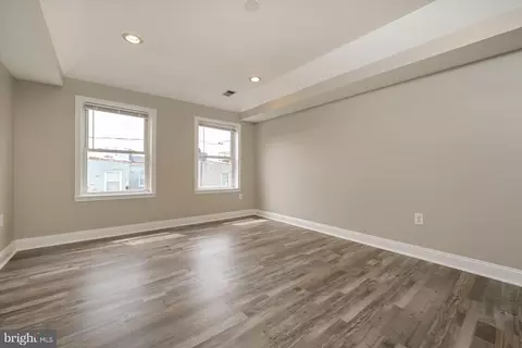 Living - 912 S Decker Ave, Baltimore, MD 21224 photo 2 of 3