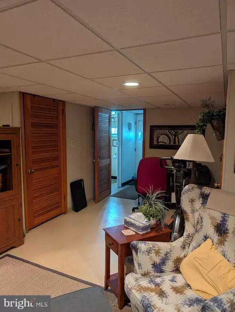 Entry Way - 3829 Rexmere Rd, Baltimore, MD 21218 photo 1 of 3