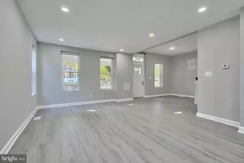 Living - 706 Springfield Ave, Baltimore, MD 21212 photo 3 of 7
