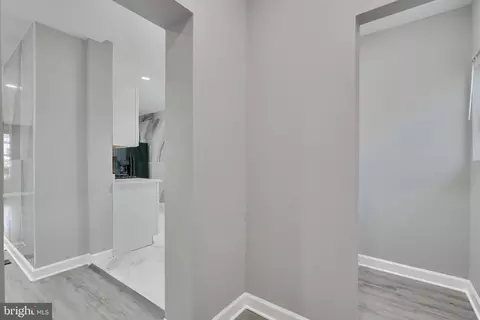 Entry Way - 706 Springfield Ave, Baltimore, MD 21212 photo 5 of 12