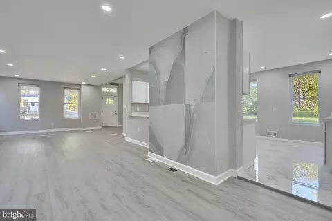 Living - 706 Springfield Ave, Baltimore, MD 21212 photo 6 of 7
