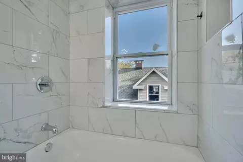 Bath - 706 Springfield Ave, Baltimore, MD 21212 photo 6 of 7