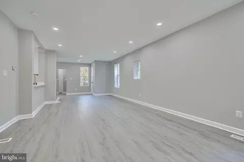 Living - 706 Springfield Ave, Baltimore, MD 21212 photo 4 of 7