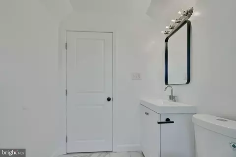 Bath - 706 Springfield Ave, Baltimore, MD 21212 photo 7 of 7