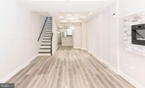 Entry Way - 3026 E Monument St, Baltimore, MD 21205 photo 1 of 17