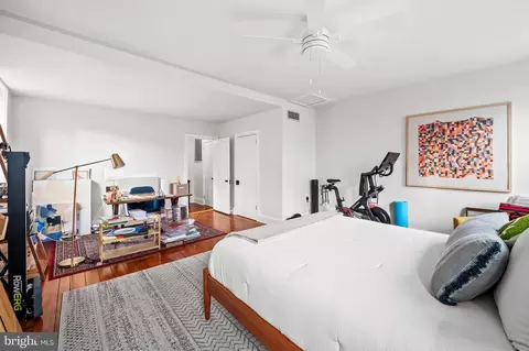 Bedroom - 2112 E Pratt St, Baltimore, MD 21231 photo 8 of 8