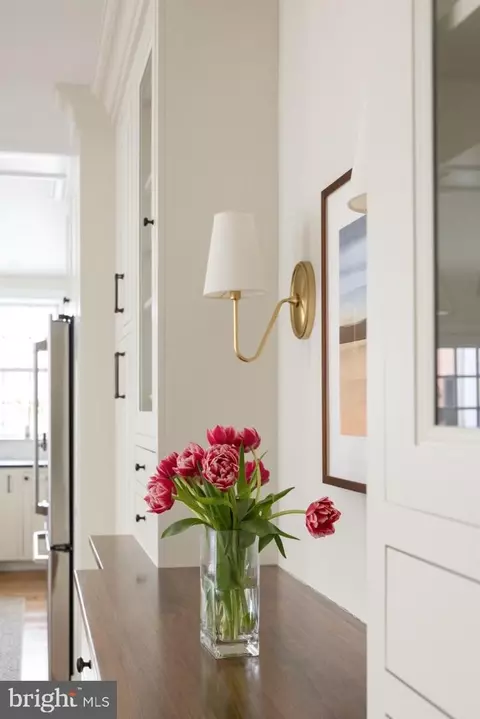 Entry Way - 2112 E Pratt St, Baltimore, MD 21231 photo 4 of 9
