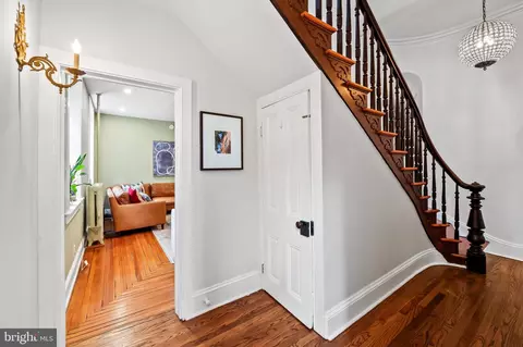 Entry Way - 2112 E Pratt St, Baltimore, MD 21231 photo 2 of 9