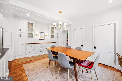 Dining - 2112 E Pratt St, Baltimore, MD 21231 photo 4 of 5