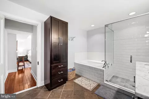 Bath - 2112 E Pratt St, Baltimore, MD 21231 photo 4 of 5