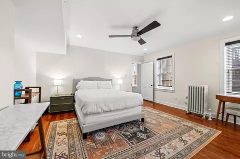 Bedroom - 2112 E Pratt St, Baltimore, MD 21231 photo 6 of 8