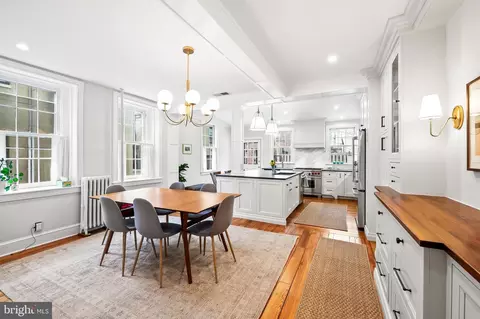 Dining - 2112 E Pratt St, Baltimore, MD 21231 photo 5 of 5
