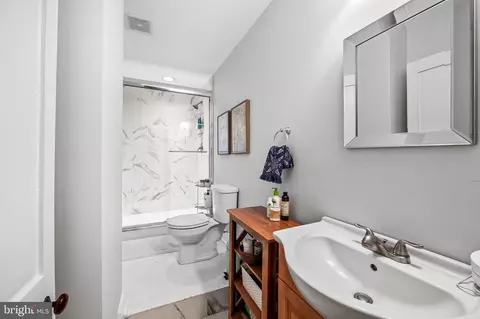 Bath - 2112 E Pratt St, Baltimore, MD 21231 photo 5 of 5