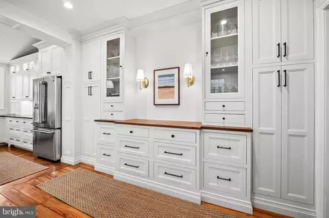 Entry Way - 2112 E Pratt St, Baltimore, MD 21231 photo 7 of 9