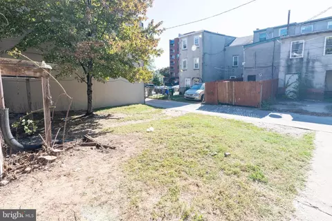 Exterior - 877 Lemmon St, Baltimore, MD 21201 photo 4 of 5