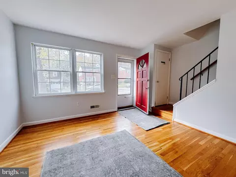 Living - 4768 Melbourne Rd, Baltimore, MD 21229 photo 1 of 3