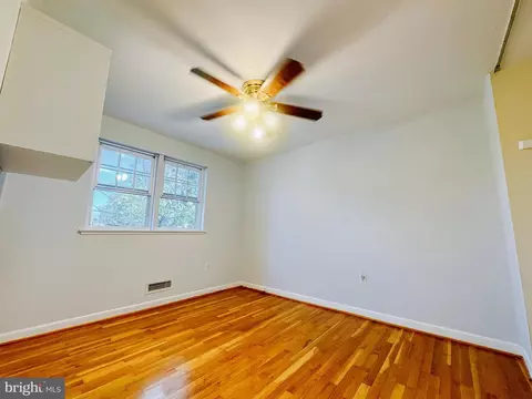 Bedroom - 4768 Melbourne Rd, Baltimore, MD 21229 photo 3 of 3