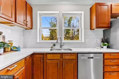 Kitchen - 4209 Ivanhoe Ave, Baltimore, MD 21212 photo 5 of 5