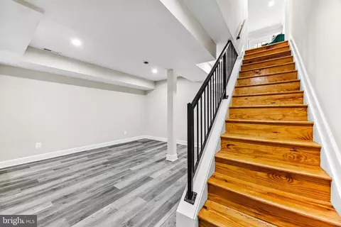 Entry Way - 4209 Ivanhoe Ave, Baltimore, MD 21212 photo 5 of 8