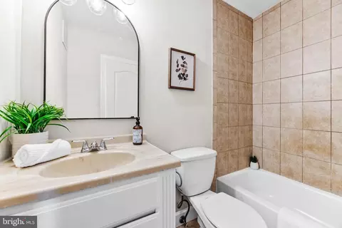 Bath - 4209 Ivanhoe Ave, Baltimore, MD 21212 photo 4 of 5