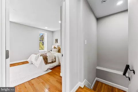 Entry Way - 4209 Ivanhoe Ave, Baltimore, MD 21212 photo 8 of 8