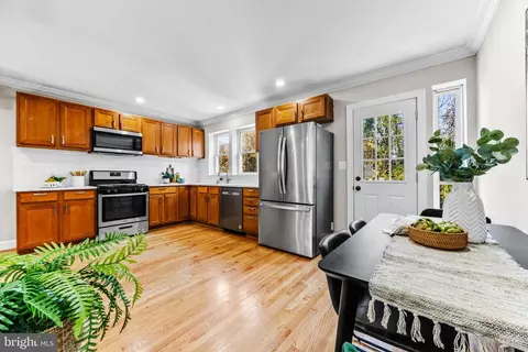 Kitchen - 4209 Ivanhoe Ave, Baltimore, MD 21212 photo 3 of 5