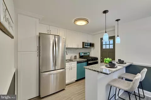 3301 Lake Ave, Baltimore, MD 21213 photo 3