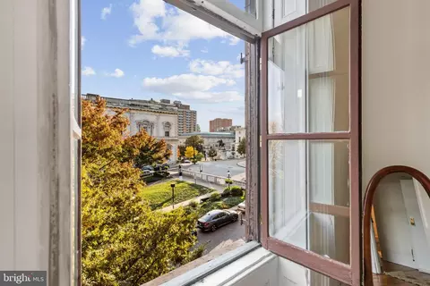 12 E Mount Vernon Pl #201, Baltimore, MD 21202