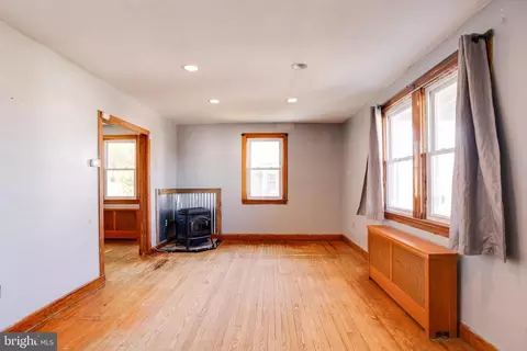 505 E Jeffrey St, Baltimore, MD 21225 photo 8