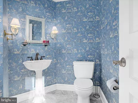 Bath - 100 Harborview Dr #PH1D, Baltimore, MD 21230 photo 7 of 8