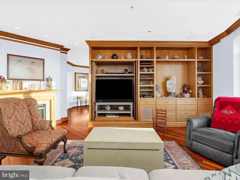 Living - 100 Harborview Dr #PH1D, Baltimore, MD 21230 photo 1 of 2