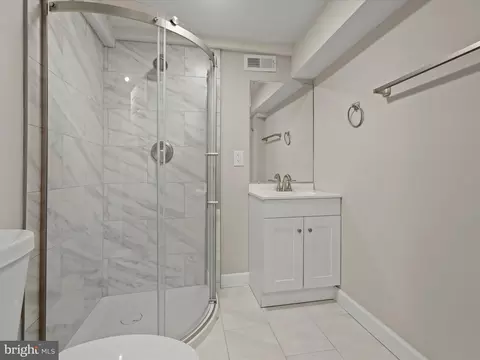 608 E 41st St, Baltimore, MD 21218 photo 28