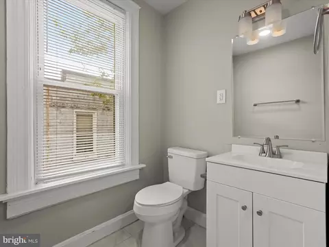 608 E 41st St, Baltimore, MD 21218 photo 23