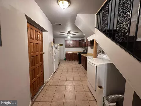 Entry Way - 517 S Regester St, Baltimore, MD 21231 photo 2 of 4