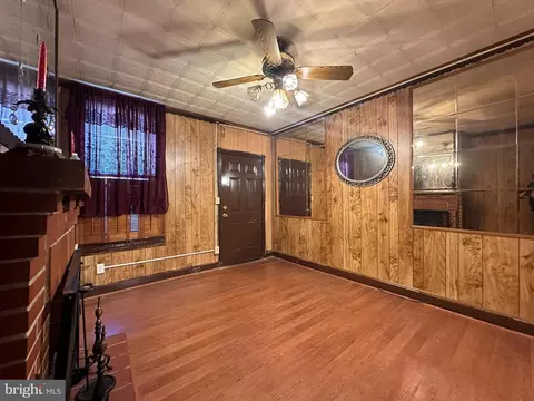 Living - 517 S Regester St, Baltimore, MD 21231 photo 1 of 4
