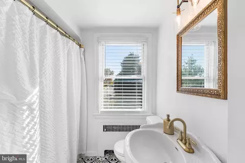 Bath - 1100 Andover Rd, Baltimore, MD 21218 photo 1 of 2